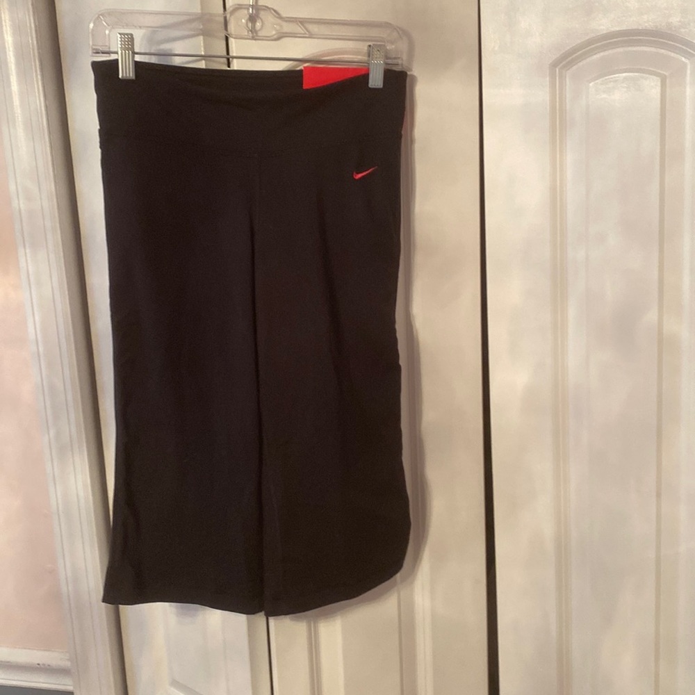 Caper length athletic pants